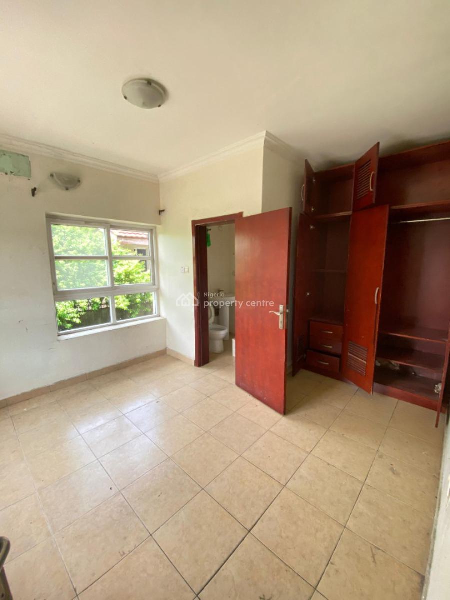 Detached 4 Bedrooms Bungalow Fully Serviced with  24 Hours Light, Napier Garden Estate, Lekki, Lagos, Detached Bungalow for Rent