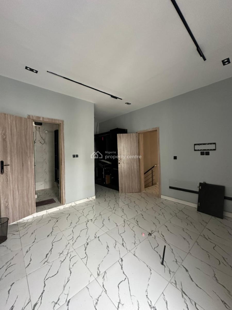 Well.maintained 3 Bedrooms Terraced Duplex, Ikota Gra, Ikota, Lekki, Lagos, Terraced Duplex for Rent