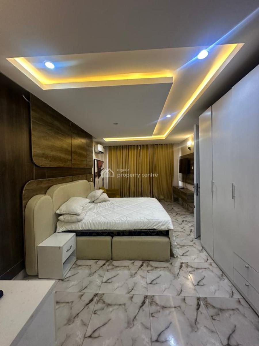 Well Maintained 3 Bedrooms Apartmemt, Lekki Phase 1, Lekki, Lagos, Flat / Apartment for Rent