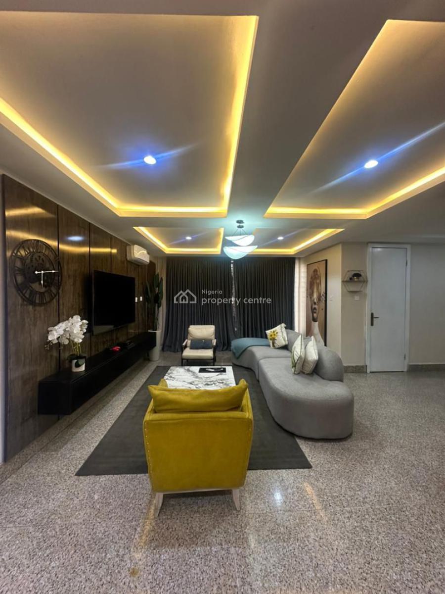 Well Maintained 3 Bedrooms Apartmemt, Lekki Phase 1, Lekki, Lagos, Flat / Apartment for Rent