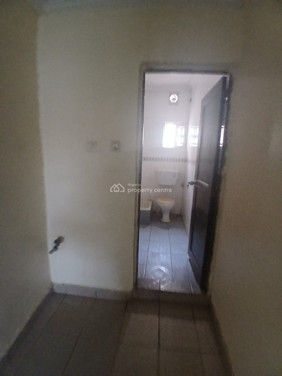 Spacious 3 Bedrooms, American International, Durumi, Abuja, Flat / Apartment for Rent