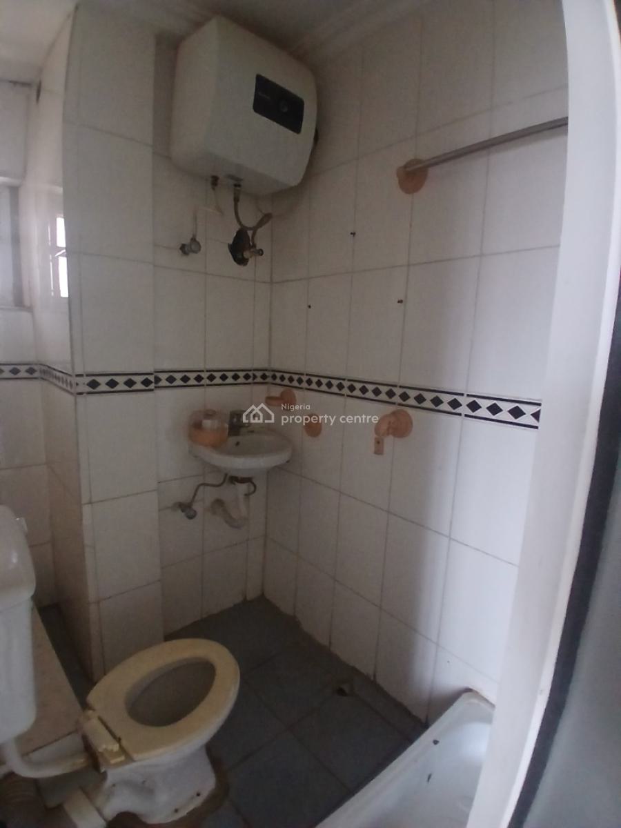 Spacious 3 Bedrooms, American International, Durumi, Abuja, Flat / Apartment for Rent