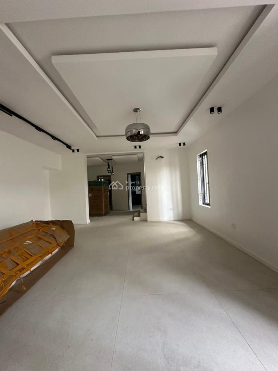 𝐁𝐑𝐀𝐍𝐃 𝐍𝐄𝐖 4 𝐁𝐄𝐃𝐑𝐎𝐎𝐌 Semi 𝐃𝐄𝐓𝐀𝐂𝐇𝐄𝐃 𝐃𝐔𝐏𝐋𝐄𝐗, Lekki Phase 1, Lekki, Lagos, Semi-detached Duplex for Rent