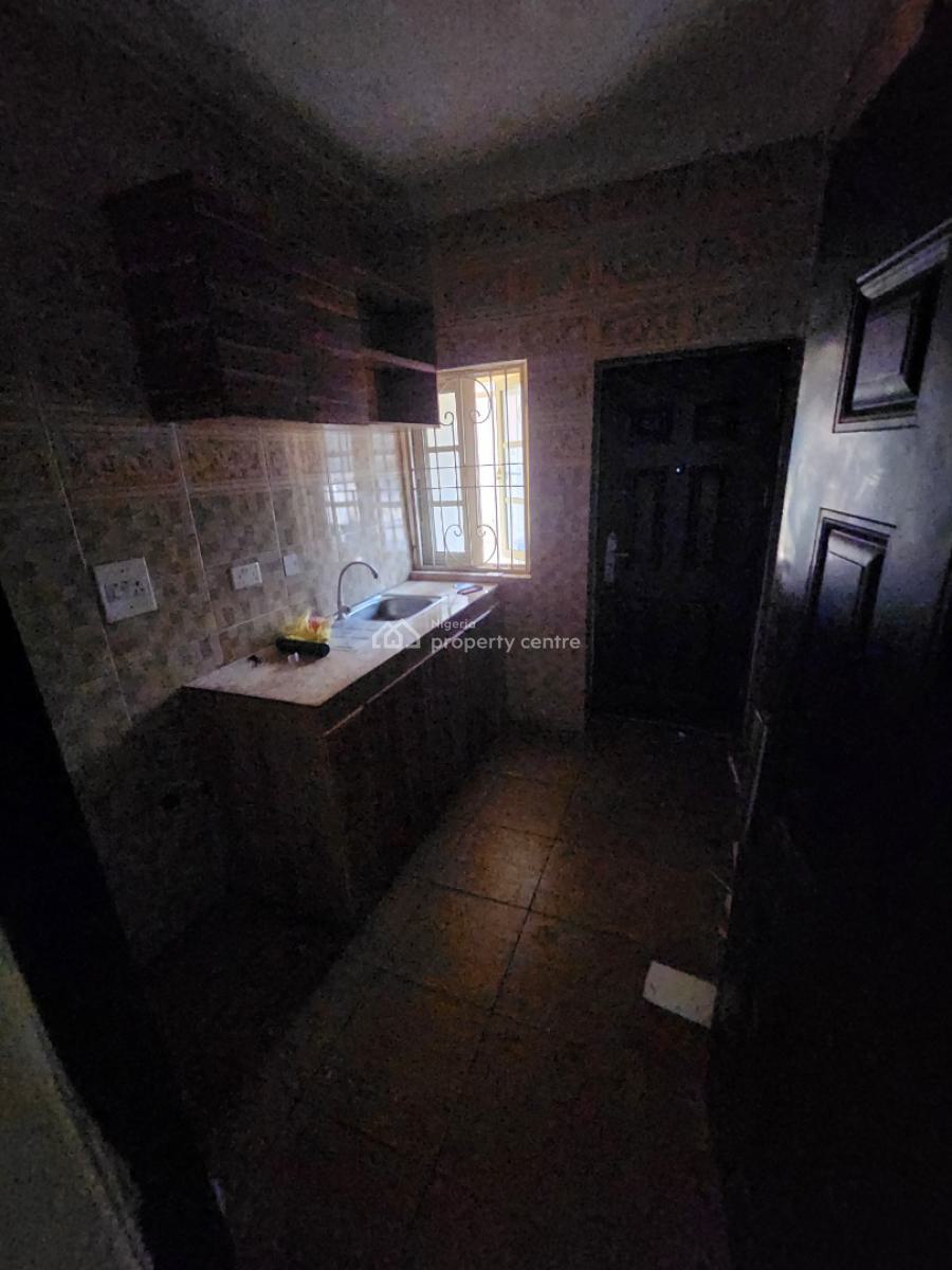 Luxury Two Bedrooms Flat, News Engineering Road, Dawaki, Gwarinpa, Abuja, Flat / Apartment for Rent