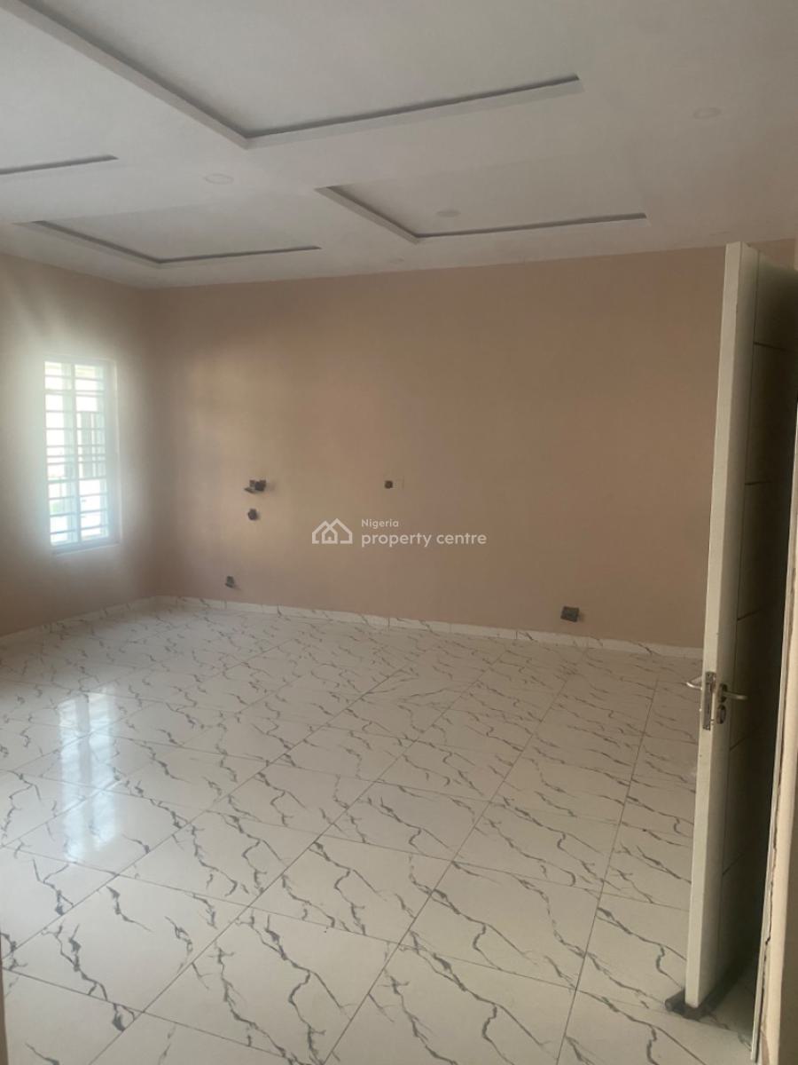 Spacious and Clean Master Bedroom, Lekki, Lagos, Flat / Apartment for Rent