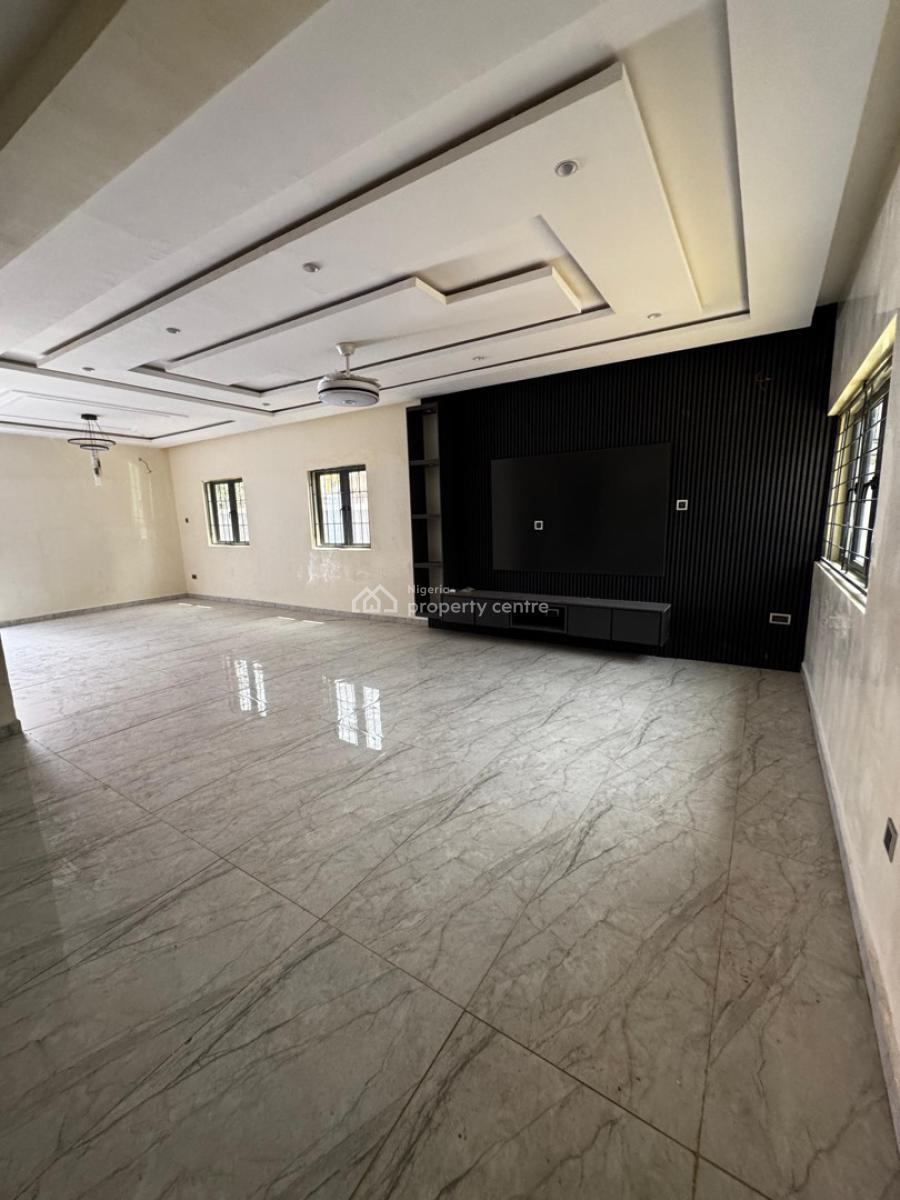 Beautiful 4 Bedroom Semi Detached Well Renovated Duplex,2 Rooms Bq, Kado, Abuja, Semi-detached Duplex for Sale