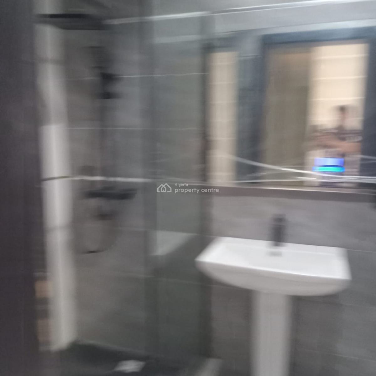 Three-bedroom Flexible Apartment with Bq, Lekki Phase 1, Lekki, Lagos, Flat / Apartment for Rent