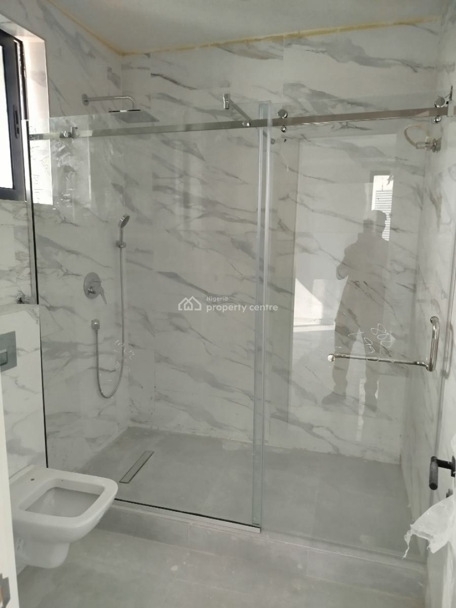 5 Luxurious Bedrooms Semi Detached Terrace, Lekki Phase 1, Lekki, Lagos, Semi-detached Duplex for Sale