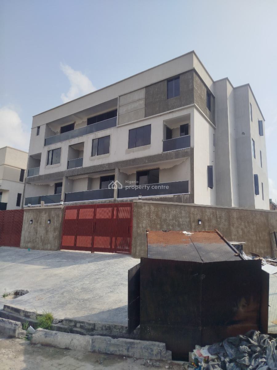 5 Luxurious Bedrooms Semi Detached Terrace, Lekki Phase 1, Lekki, Lagos, Semi-detached Duplex for Sale