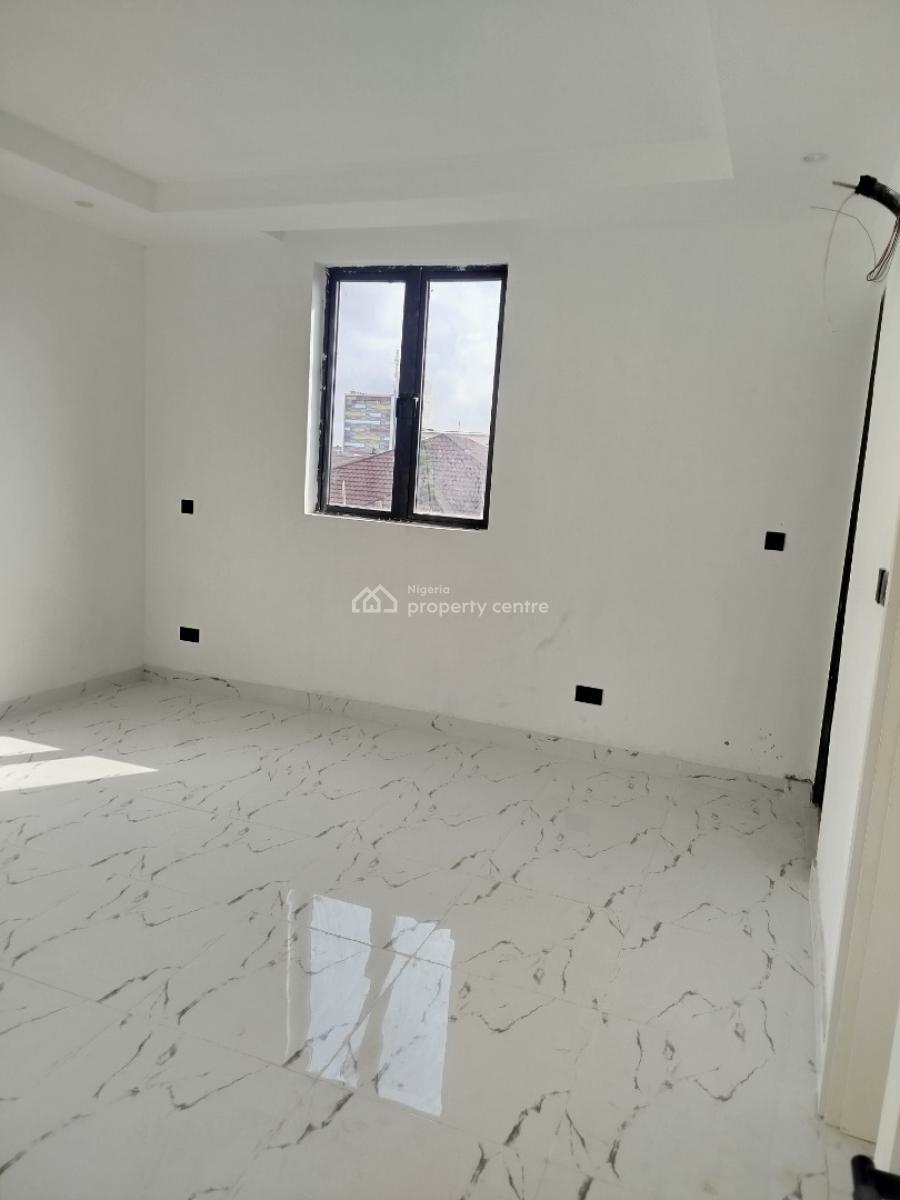 5 Luxurious Bedrooms Semi Detached Terrace, Lekki Phase 1, Lekki, Lagos, Semi-detached Duplex for Sale