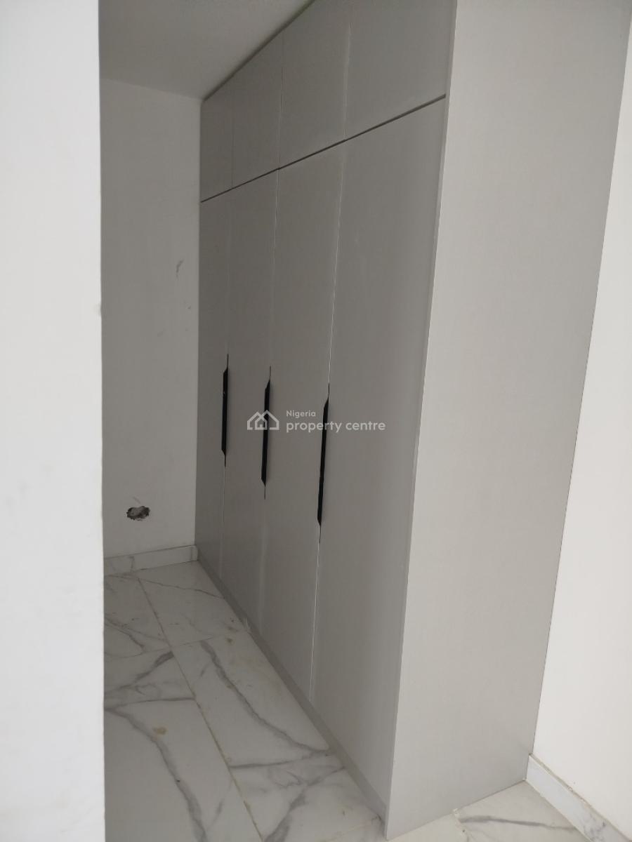 5 Luxurious Bedrooms Semi Detached Terrace, Lekki Phase 1, Lekki, Lagos, Semi-detached Duplex for Sale