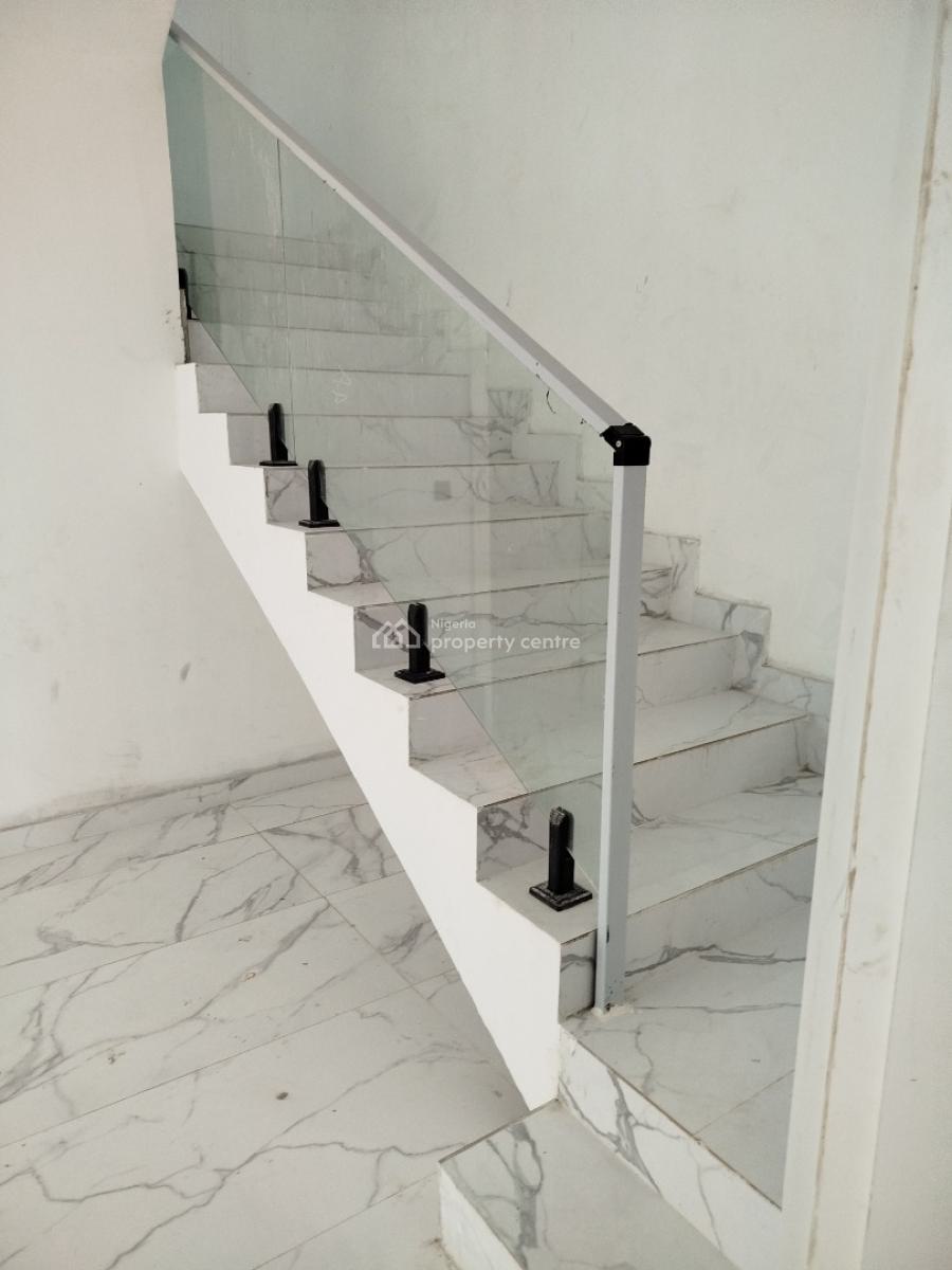 5 Luxurious Bedrooms Semi Detached Terrace, Lekki Phase 1, Lekki, Lagos, Semi-detached Duplex for Sale