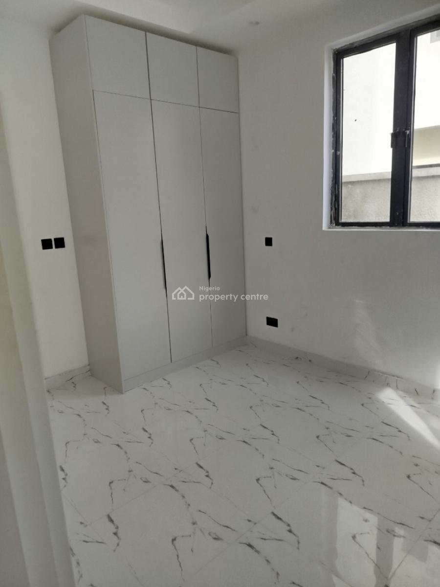 5 Luxurious Bedrooms Semi Detached Terrace, Lekki Phase 1, Lekki, Lagos, Semi-detached Duplex for Sale