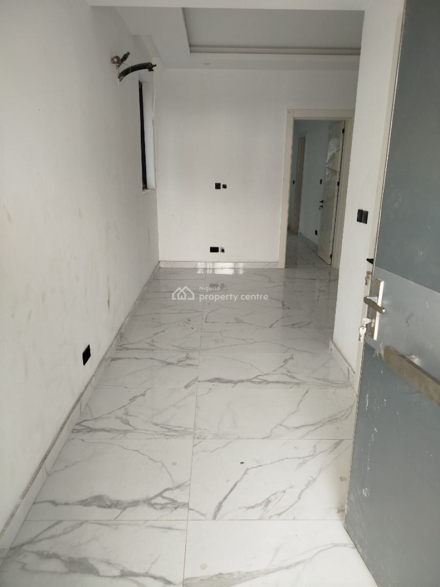 5 Luxurious Bedrooms Semi Detached Terrace, Lekki Phase 1, Lekki, Lagos, Semi-detached Duplex for Sale