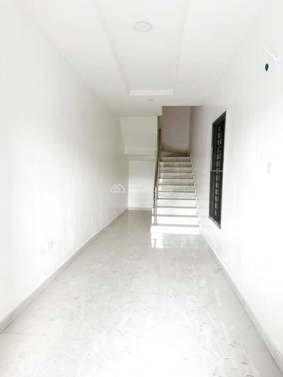 a 4 Bedrooms Semi Detached Duplex with 2 Living Rooms & 2 Bqs, Maryland, Lagos, Semi-detached Duplex for Rent