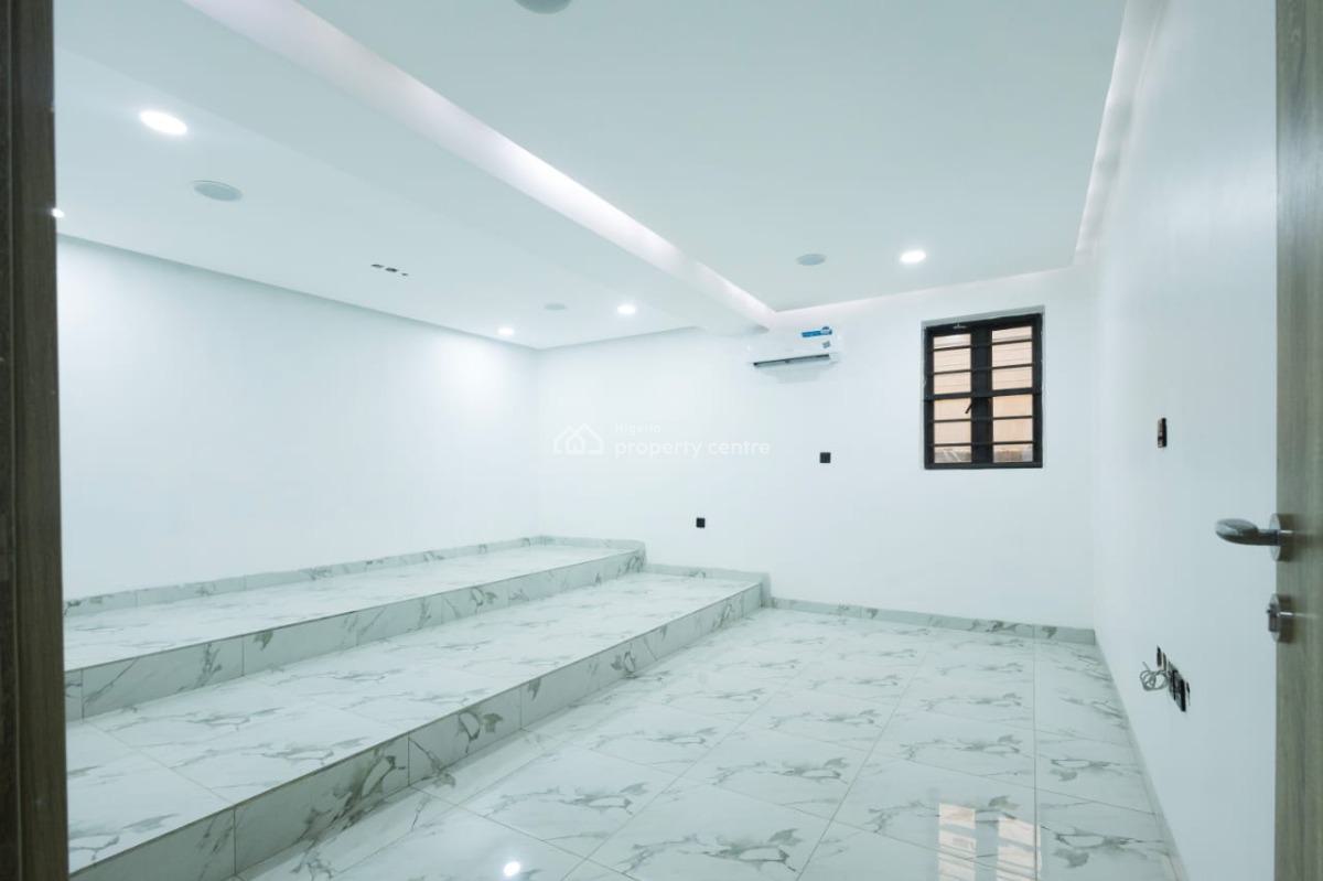 Luxury and Exquisite 5 Bedrooms Detached Duplex with Bq, Guzape District, Abuja, Detached Duplex for Sale