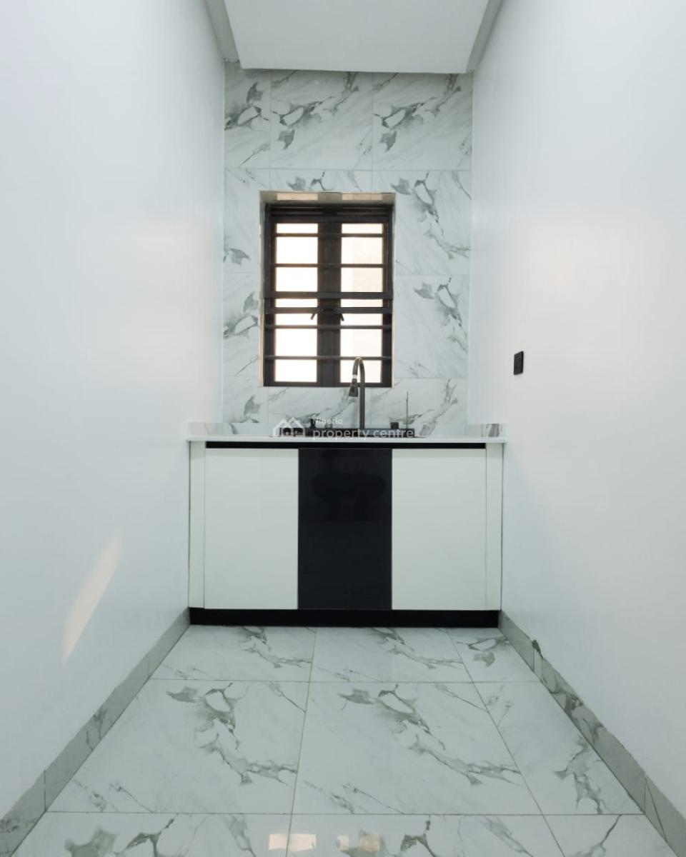 Luxury and Exquisite 5 Bedrooms Detached Duplex with Bq, Guzape District, Abuja, Detached Duplex for Sale