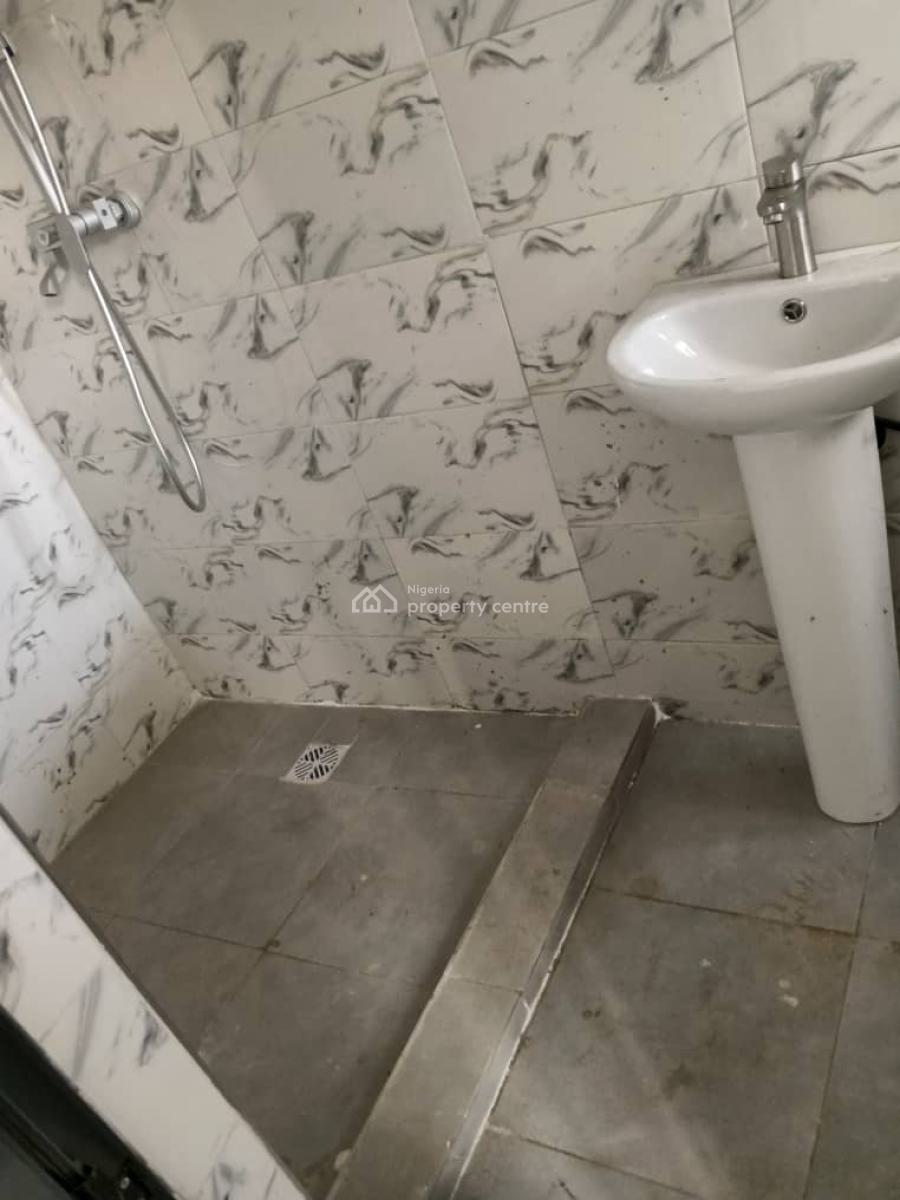 Spacious   2 Bedroom Flat, Ikeja, Lagos, Flat / Apartment for Rent