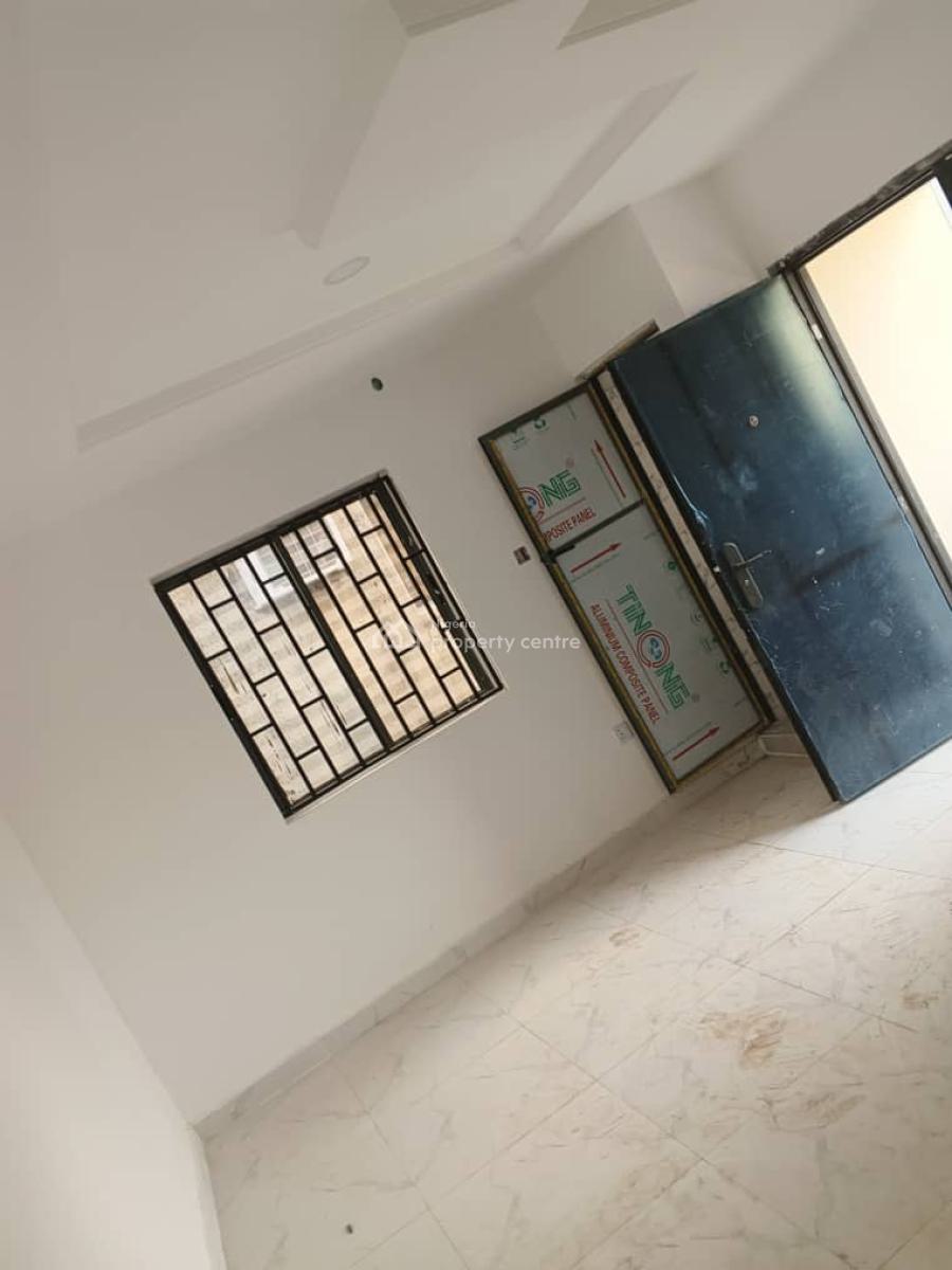 Spacious   2 Bedroom Flat, Ikeja, Lagos, Flat / Apartment for Rent