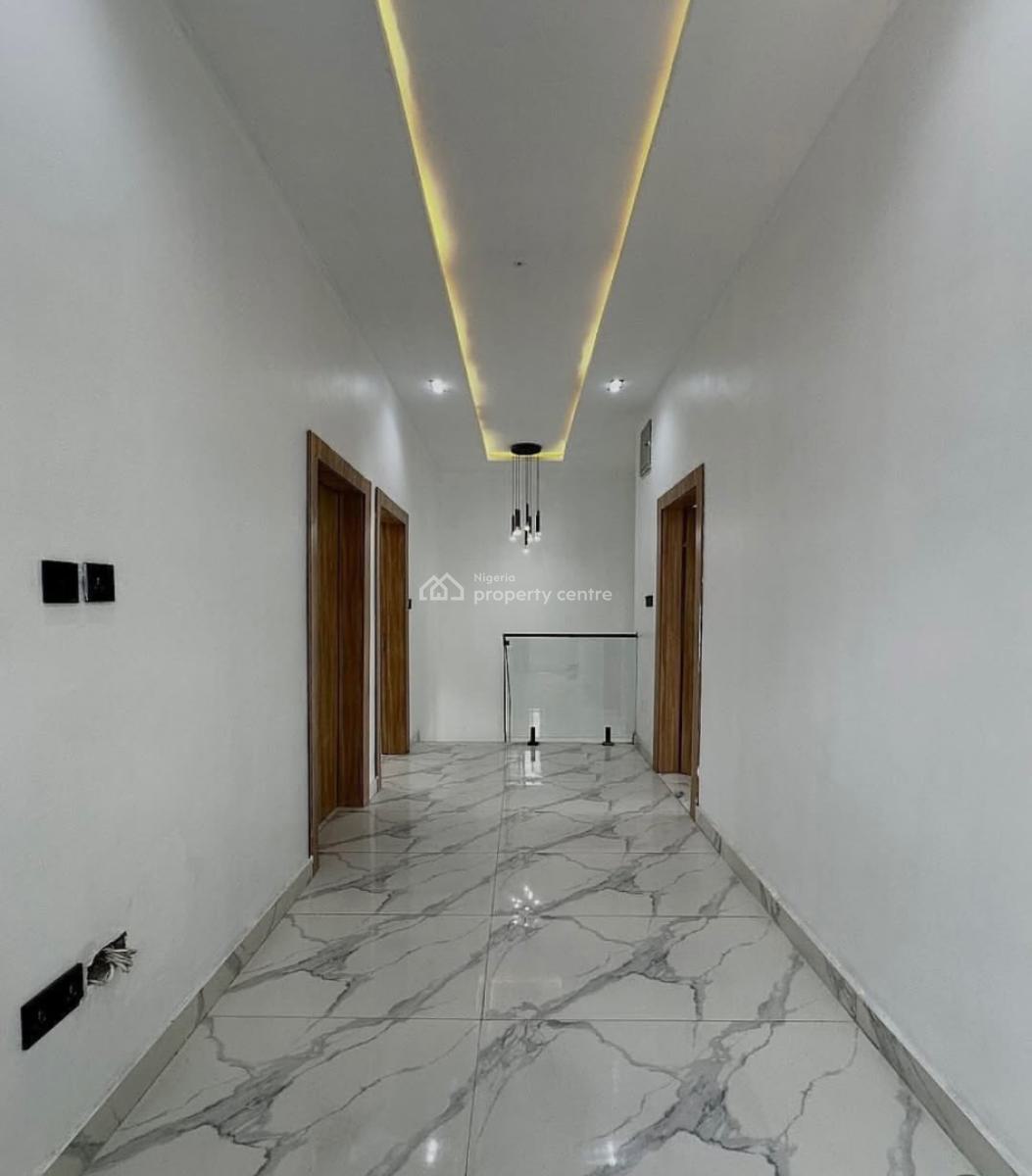 3 Bedroom Terrace + Bq, Ikota, Lekki, Lagos, Terraced Duplex for Sale