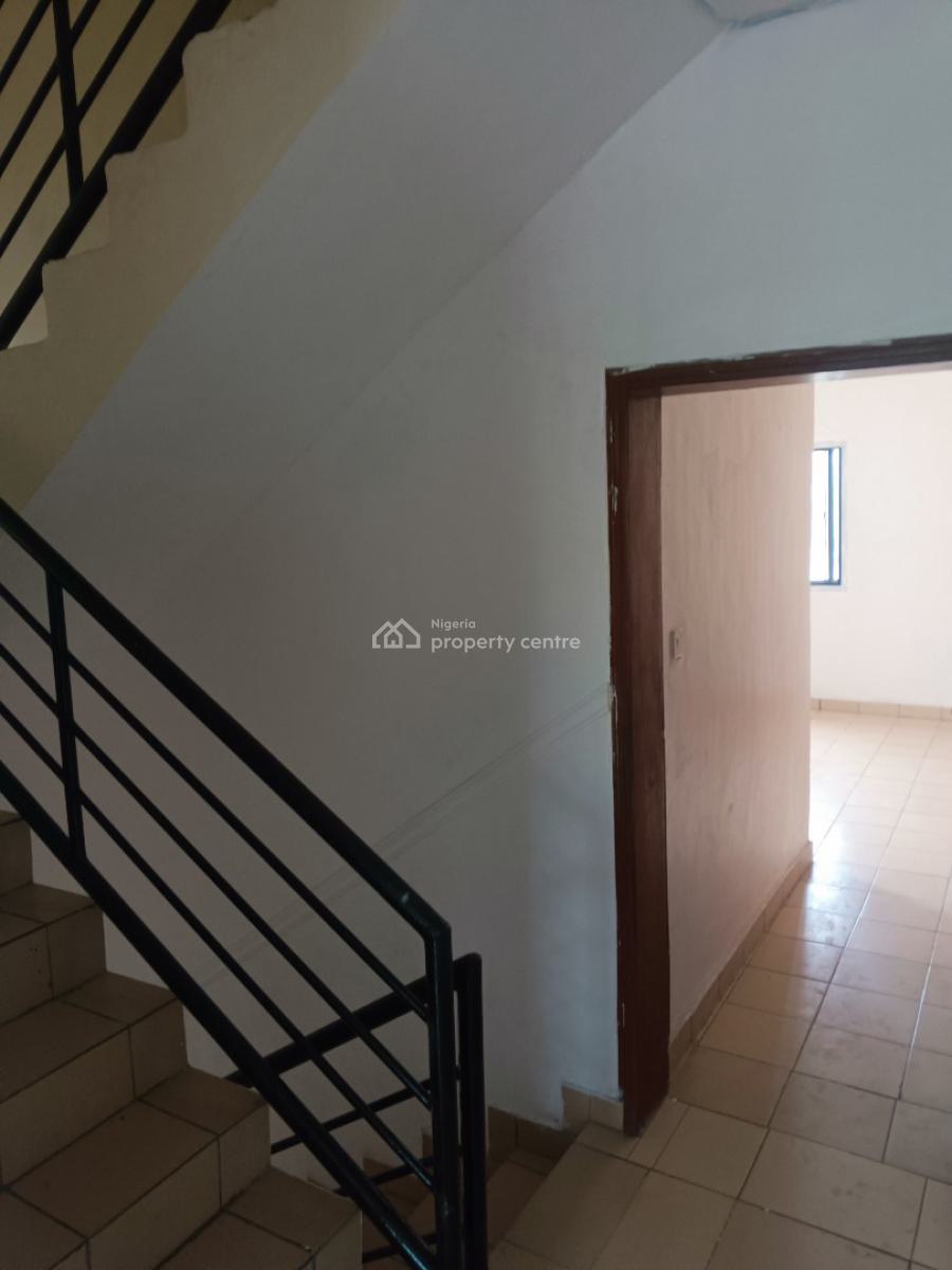 Fantastic 4bed + Bq Terrace Duplex.renovated, Buena Vista Estate, Orchid Road, Lafiaji, Lekki, Lagos, Terraced Duplex for Sale