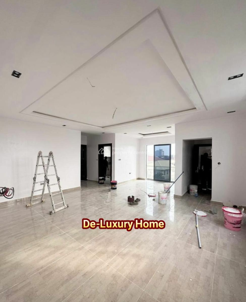 Upscale 3-bedroom Apartment, Lekki Phase 1, Lekki, Lagos, Flat / Apartment for Rent