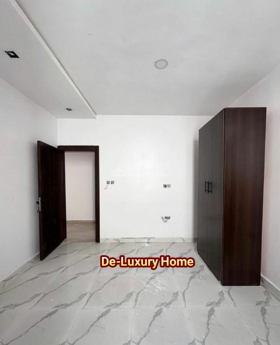 Upscale 3-bedroom Apartment, Lekki Phase 1, Lekki, Lagos, Flat / Apartment for Rent
