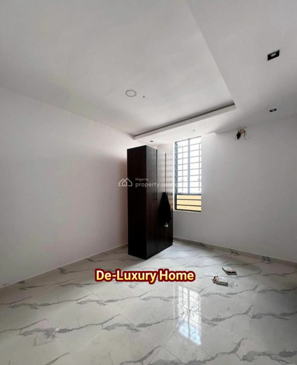 Upscale 3-bedroom Apartment, Lekki Phase 1, Lekki, Lagos, Flat / Apartment for Rent