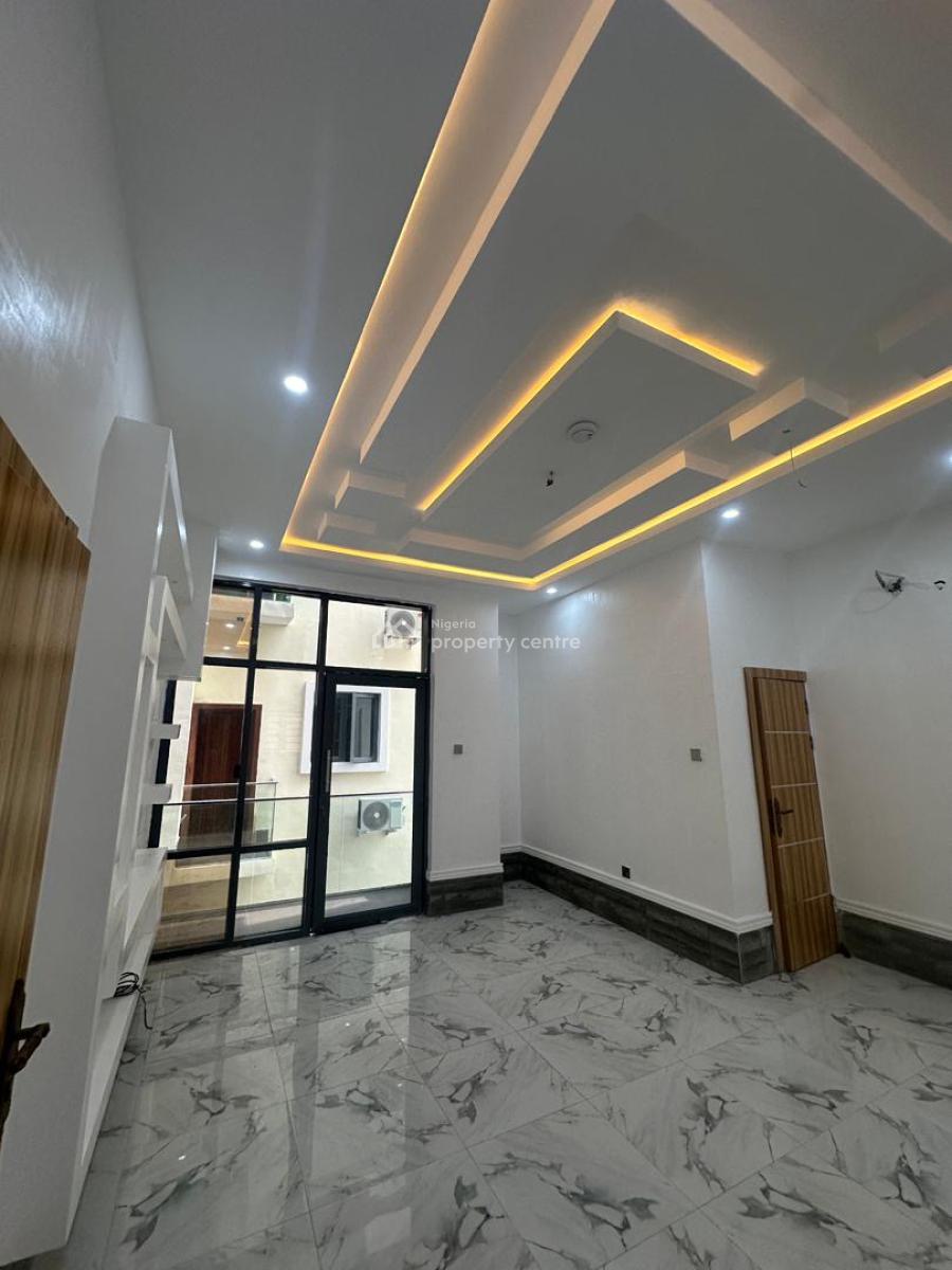 Luxurious 2 Bedroom Apartment, Ikota, Lekki Phase 2, Lekki, Lagos, Flat / Apartment for Rent