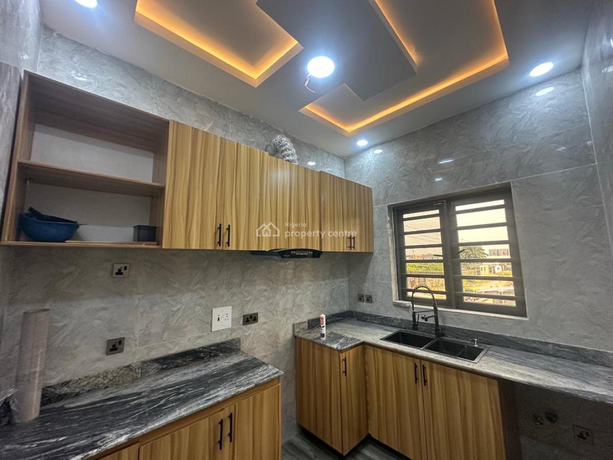 Luxurious 2 Bedroom Apartment, Ikota, Lekki Phase 2, Lekki, Lagos, Flat / Apartment for Rent