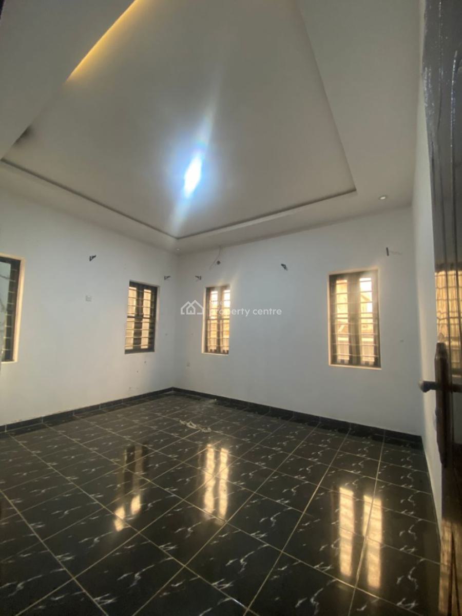 Massive 2 Bedroom Flat, Upstairs, United Estate, Sangotedo, Ajah, Lagos, Flat / Apartment for Rent