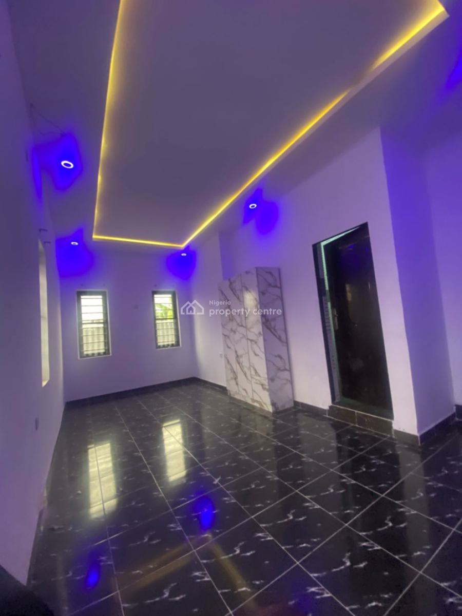 Massive 2 Bedroom Flat, Upstairs, United Estate, Sangotedo, Ajah, Lagos, Flat / Apartment for Rent