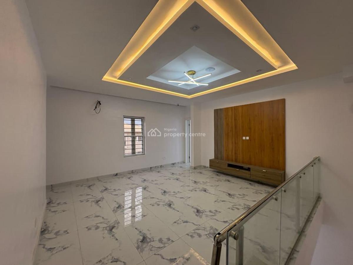 5 Bedroom Semi-detached House with 2 Bqs, Lekki, Lagos, Semi-detached Duplex for Sale