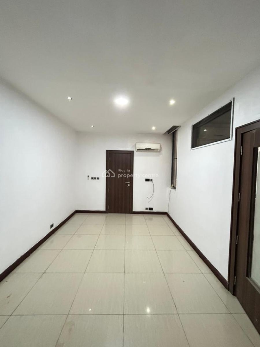 Luxury 3 Bedroom Flat En-suite with a Study Room and a Maids Room, Old Ikoyi, Ikoyi, Lagos, Flat / Apartment for Rent
