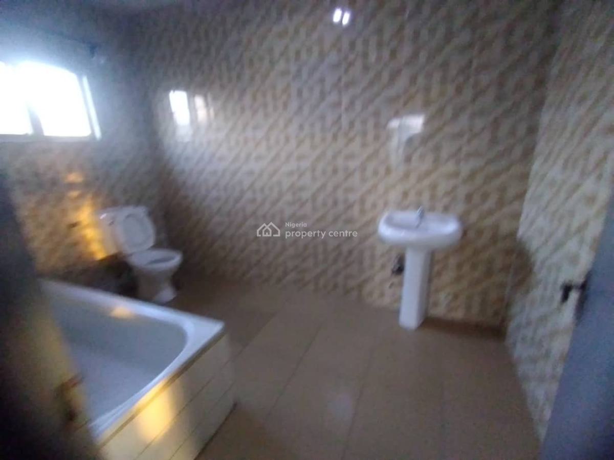 a Spacious 3 Bedroom Flat, Zone 1, Wuse, Abuja, Flat / Apartment for Rent