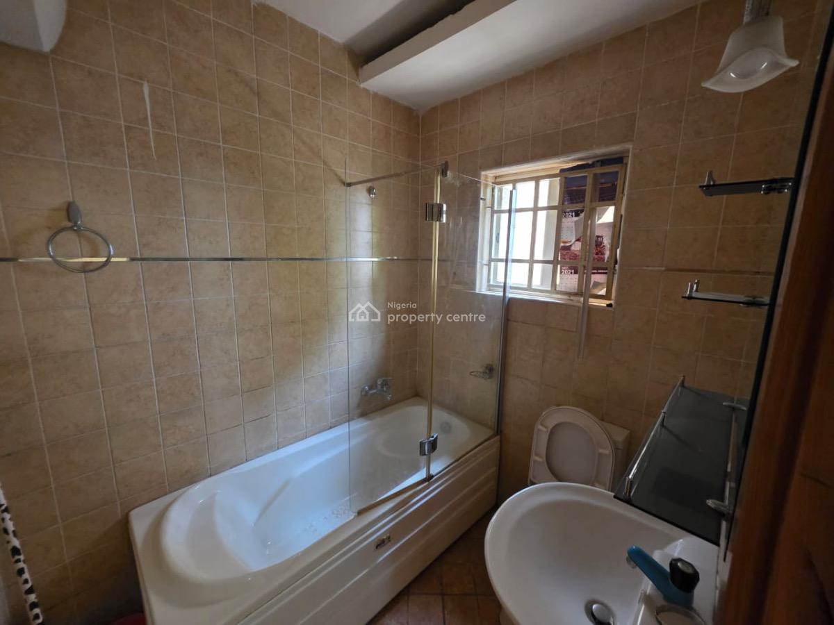 Spacious 3 Bedroom Flat, Maitama Main, Maitama District, Abuja, Flat / Apartment for Rent