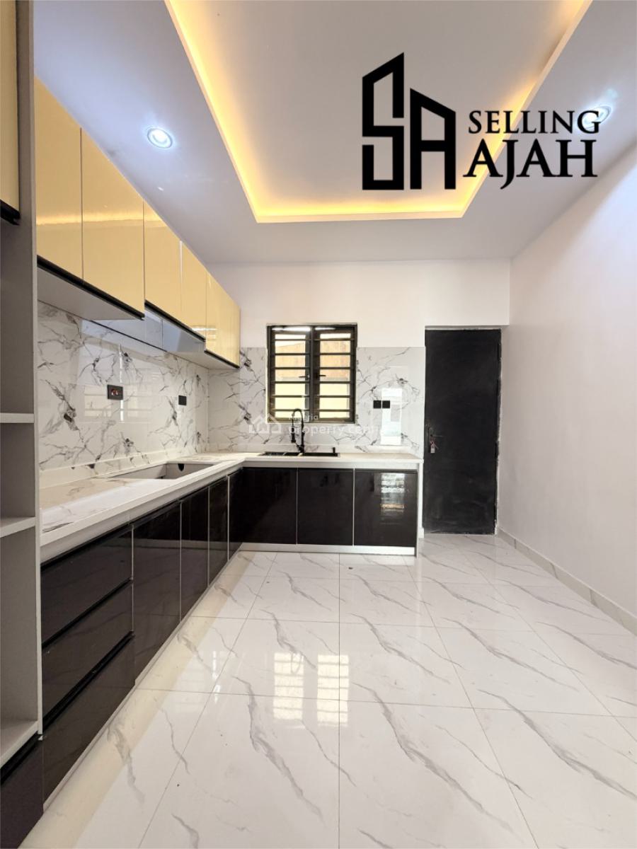 Luxury Four Bedroom Contemporary Pay, and Pack in, Sangotedo, Ajah, Lagos, Terraced Duplex for Sale