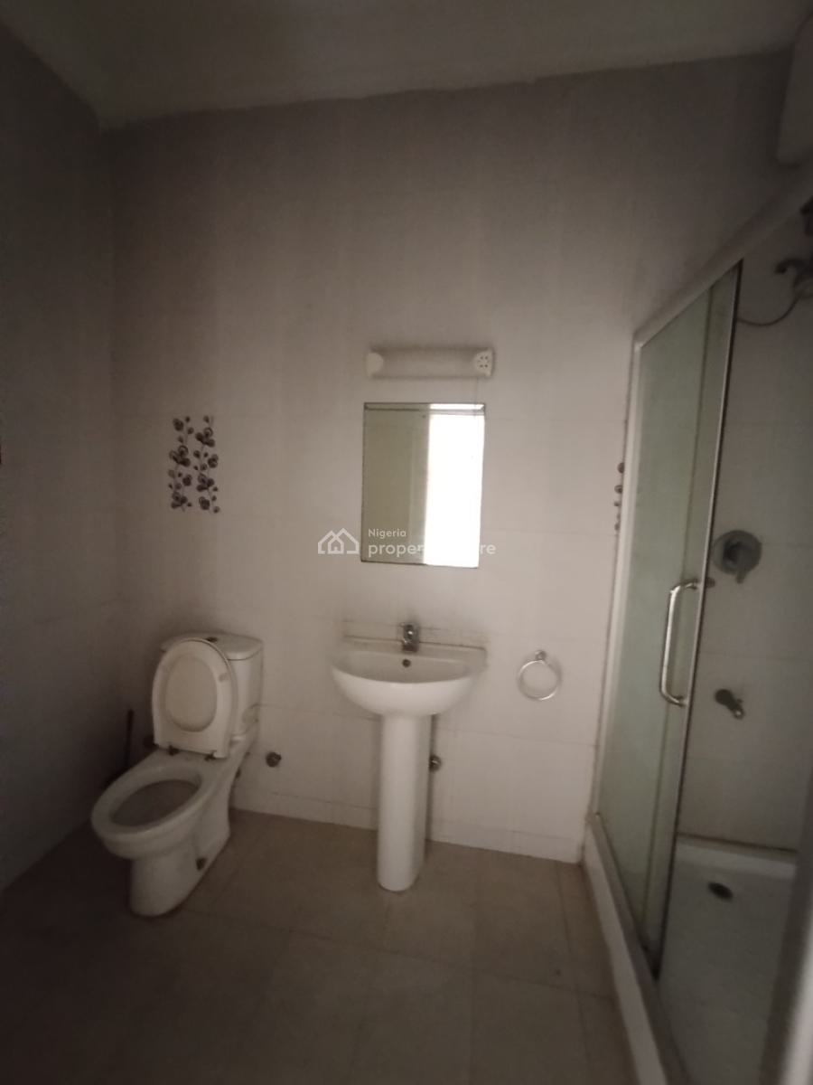 Fully Serviced, Ground Floor 3-bedroom with Bq, 24/7 Power, Lekki Phase 1, Lekki, Lagos, Flat / Apartment for Rent