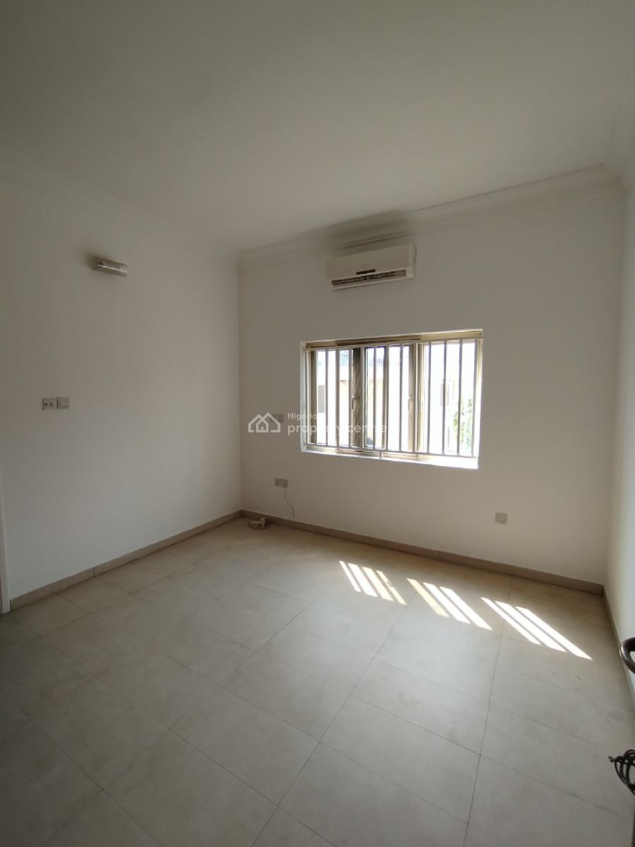 Fully Serviced, Ground Floor 3-bedroom with Bq, 24/7 Power, Lekki Phase 1, Lekki, Lagos, Flat / Apartment for Rent