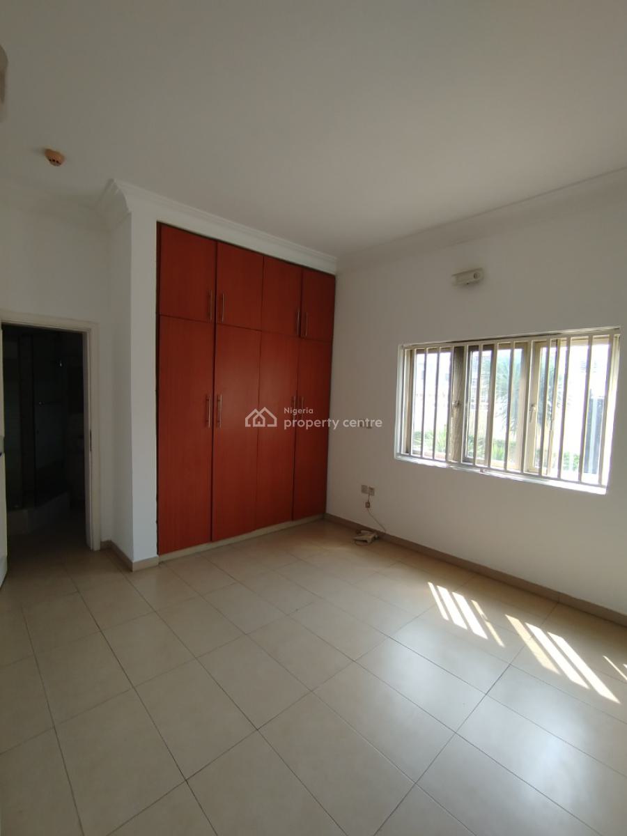 Fully Serviced, Ground Floor 3-bedroom with Bq, 24/7 Power, Lekki Phase 1, Lekki, Lagos, Flat / Apartment for Rent