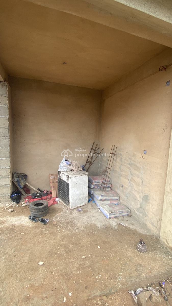 Shop, Fola Agoro Bus Stop, Yaba, Lagos, Shop for Rent