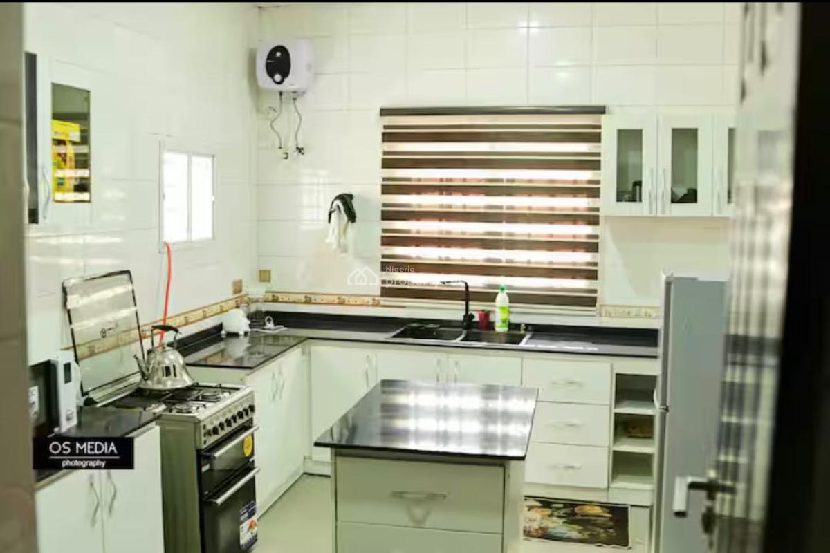 Exquisite and Compact Three(3) Bedroom Bungalow, Karsana, Abuja, Flat / Apartment for Rent