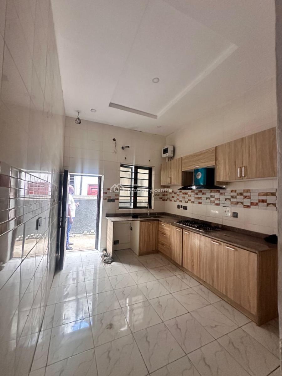 Clean and Spacious Self Compound Duplex, Orchid Road, Lekki, Lagos, Terraced Duplex for Rent