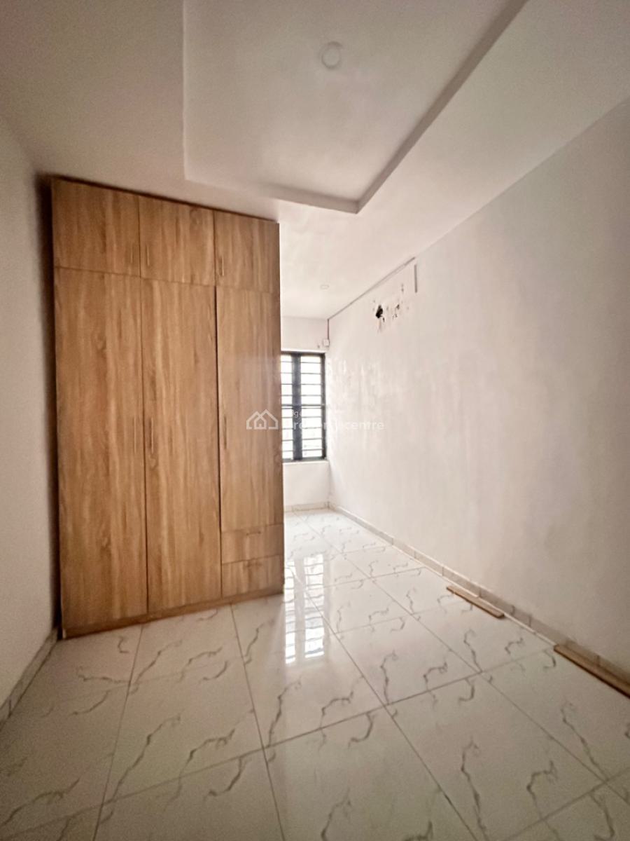 Clean and Spacious Self Compound Duplex, Orchid Road, Lekki, Lagos, Terraced Duplex for Rent