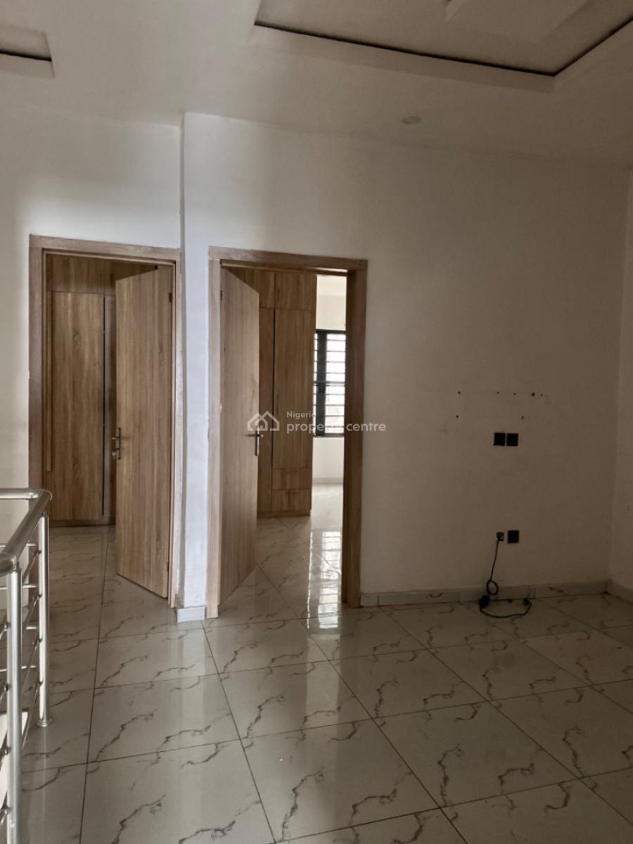 Clean and Spacious Self Compound Duplex, Orchid Road, Lekki, Lagos, Terraced Duplex for Rent