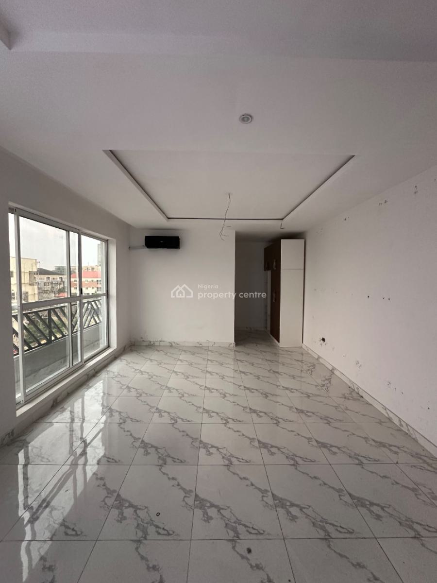 2 Bedroom Apartment with Swimming Pool, Ilasan, Lekki, Lagos, Flat / Apartment for Rent