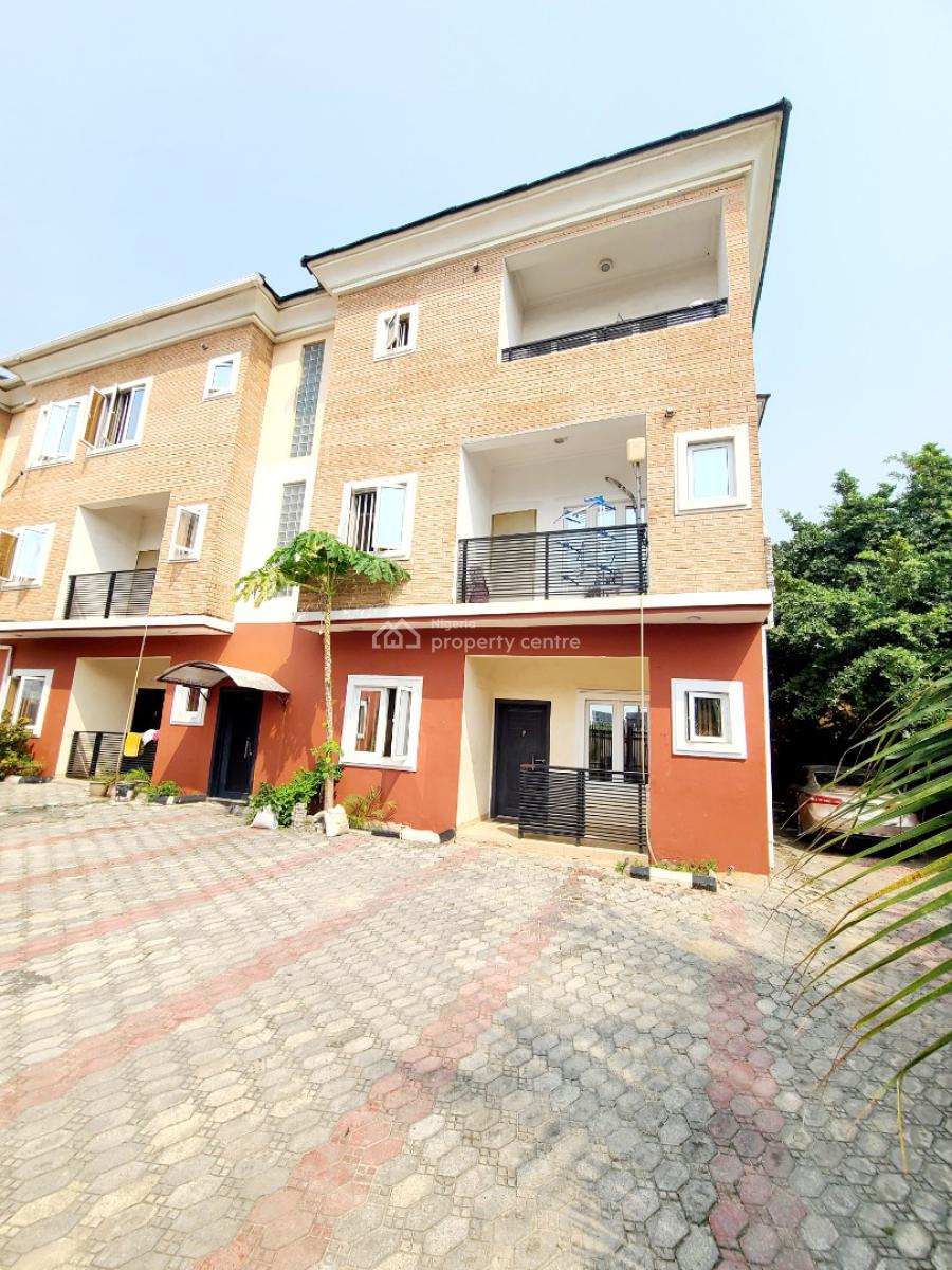 Newly Renovated 4 Bedrooms Terraced Duplex, Osapa London Estate, Osapa, Lekki, Lagos, Terraced Duplex for Rent