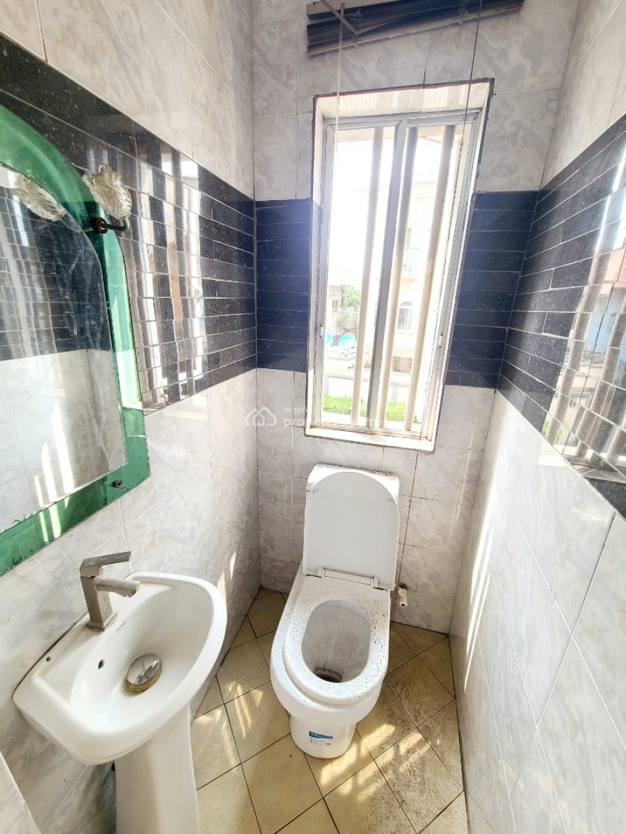 Newly Renovated 4 Bedrooms Terraced Duplex, Osapa London Estate, Osapa, Lekki, Lagos, Terraced Duplex for Rent