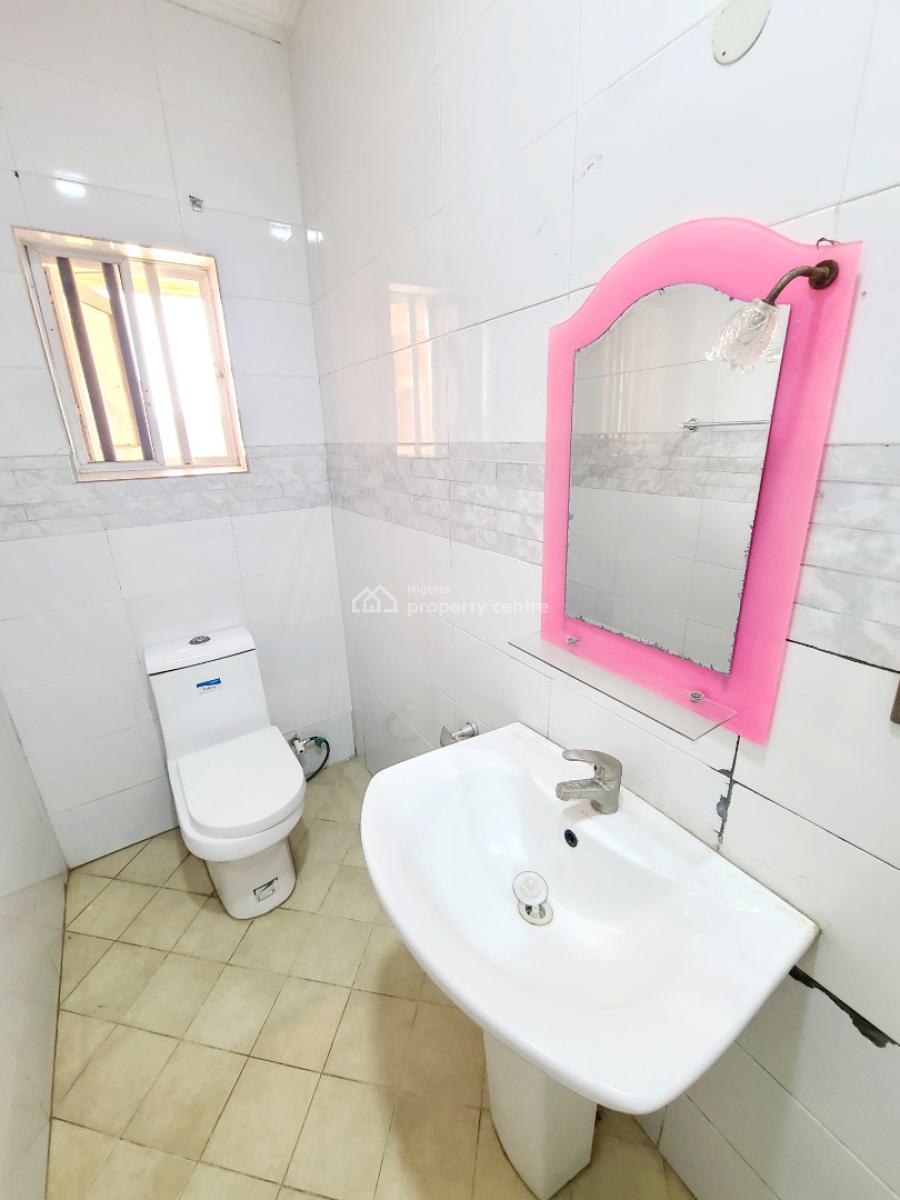 Newly Renovated 4 Bedrooms Terraced Duplex, Osapa London Estate, Osapa, Lekki, Lagos, Terraced Duplex for Rent