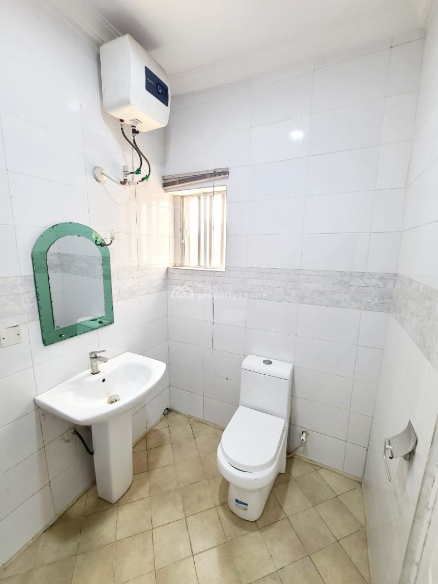 Newly Renovated 4 Bedrooms Terraced Duplex, Osapa London Estate, Osapa, Lekki, Lagos, Terraced Duplex for Rent